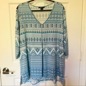 NWT Robert Louis white and blue top.